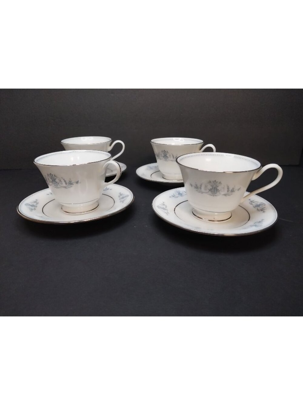 Lenox Oxford Bone China Bryn Mawr Blue Pattern Cups & Saucer Set of 4 USA